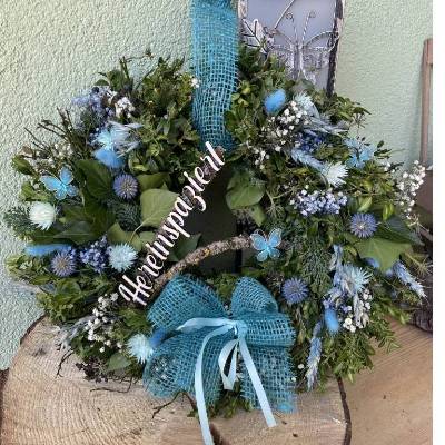 Türkranz Frühlingskranz Blautöne frischer Kranz Naturkranz