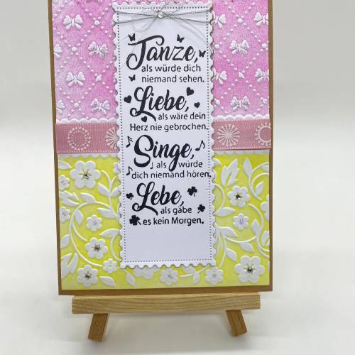 Handgemachte Geburtstagskarte mit geprägtem Hintergrund – Pastell, Frühlingsfarben, Unikat