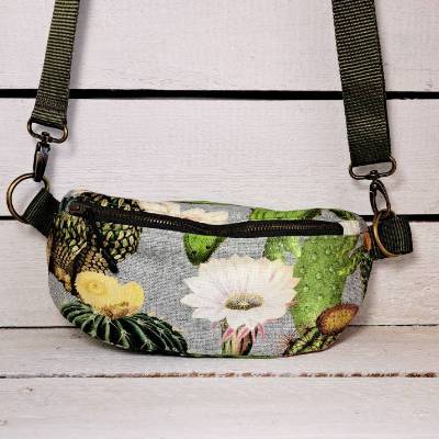 Kleine, praktische Bauchtasche mit Kakteen
