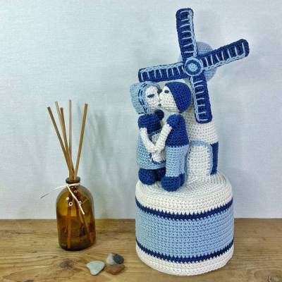 Klorollenhut Homage an Holland, Häkelanleitung - mit küssendem Pärchen, Windmühle und Delft Blau