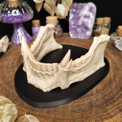 Orkgebiss PS5 Controller Halterung – Fantasy Gaming Deko