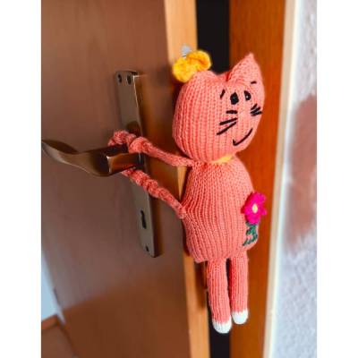 Türstopper gestrickte Katze 28 x 9 cm Upcycling Produkt Klinkenhänger