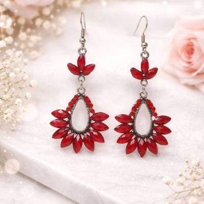 Elegante rote Vintage Ohrhänger mit Strasssteinen 