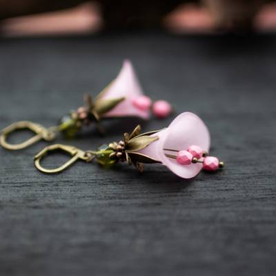 Blütenohrringe rosa mit Glasperlen florale Ohrringe romantischer Schmuck