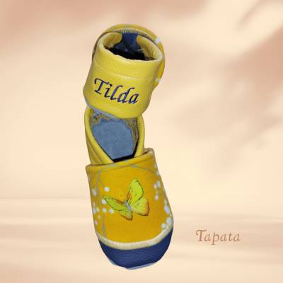 Babyschuhe mit Namen, Lederschuhe mit Namen - Schmetterlinge personalisierbar (Gr. 18-23)