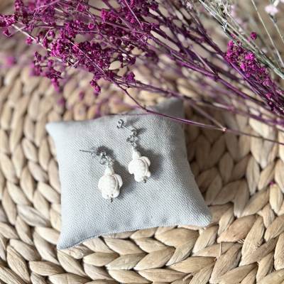 Ohrringe „Schildkröte“ creme - Silberfarbene Edelstahl-Ohrstecker mit Schildkröte