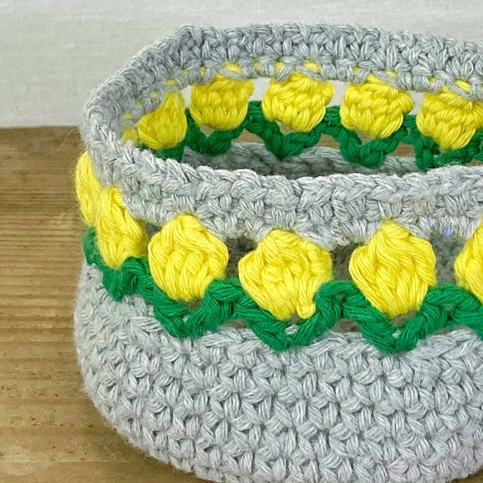Kleines Tulpenkörbchen - kostenlose Häkelanleitung für ein kleines Körbchen zum bepflanzen /als Geschenkkörbchen Bild 4