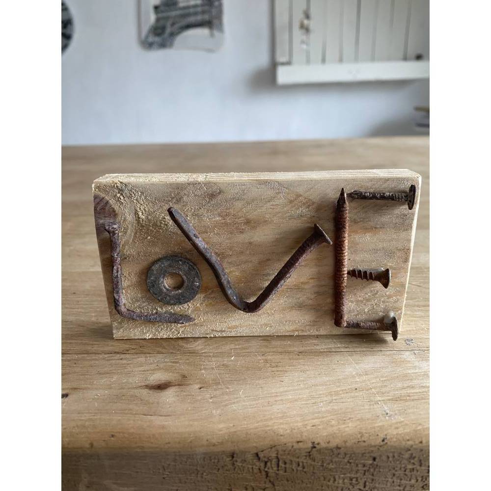 Love kleines Holzschild mit Botschaft, Upcycling, Spruchschild, kleines Geschenk Bild 1
