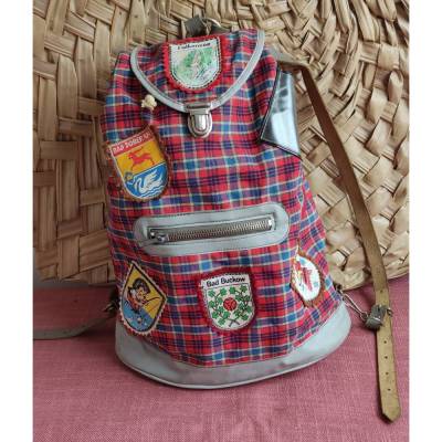 VINTAGE - Kinderrucksack - Campingbeutel - DDR - kariert - Mecki-Aufnäher