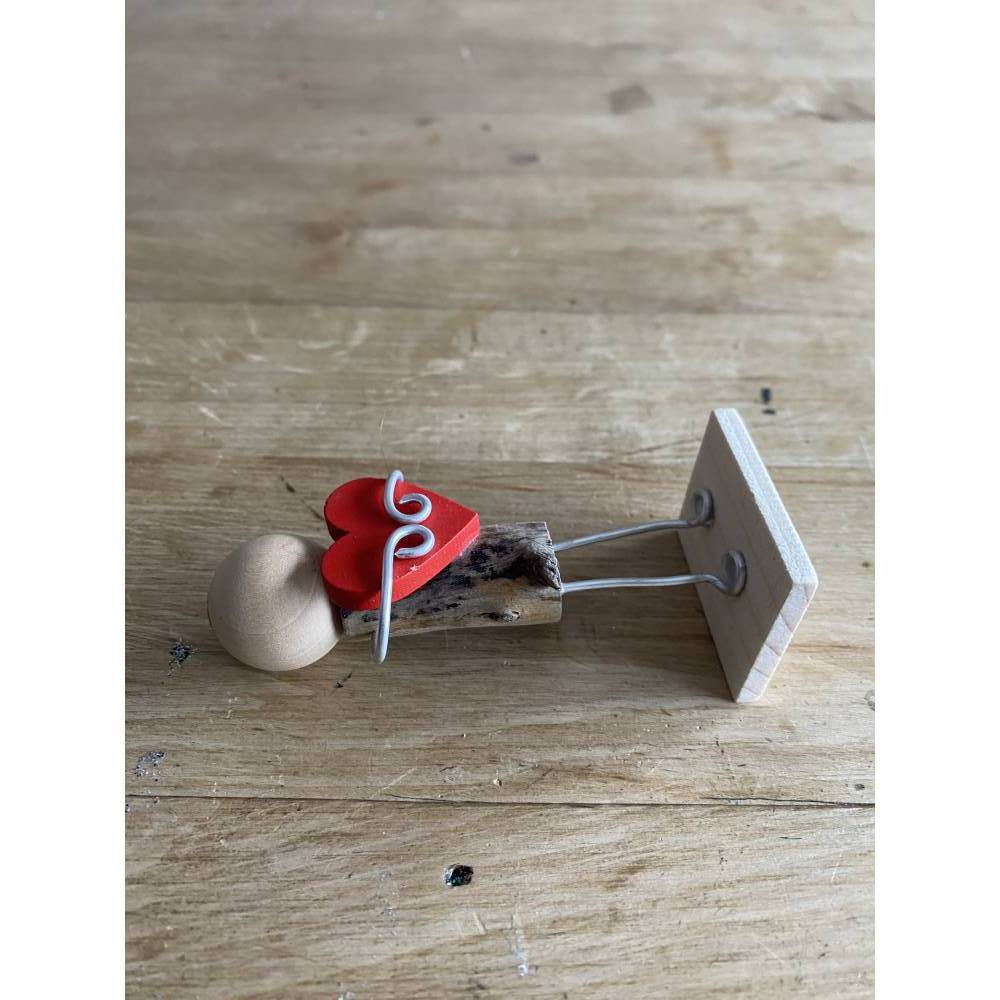 Figur mit Herz, Geschenk für liebe Freunde, kleines Mitbringsel, Holzfiguren Bild 10