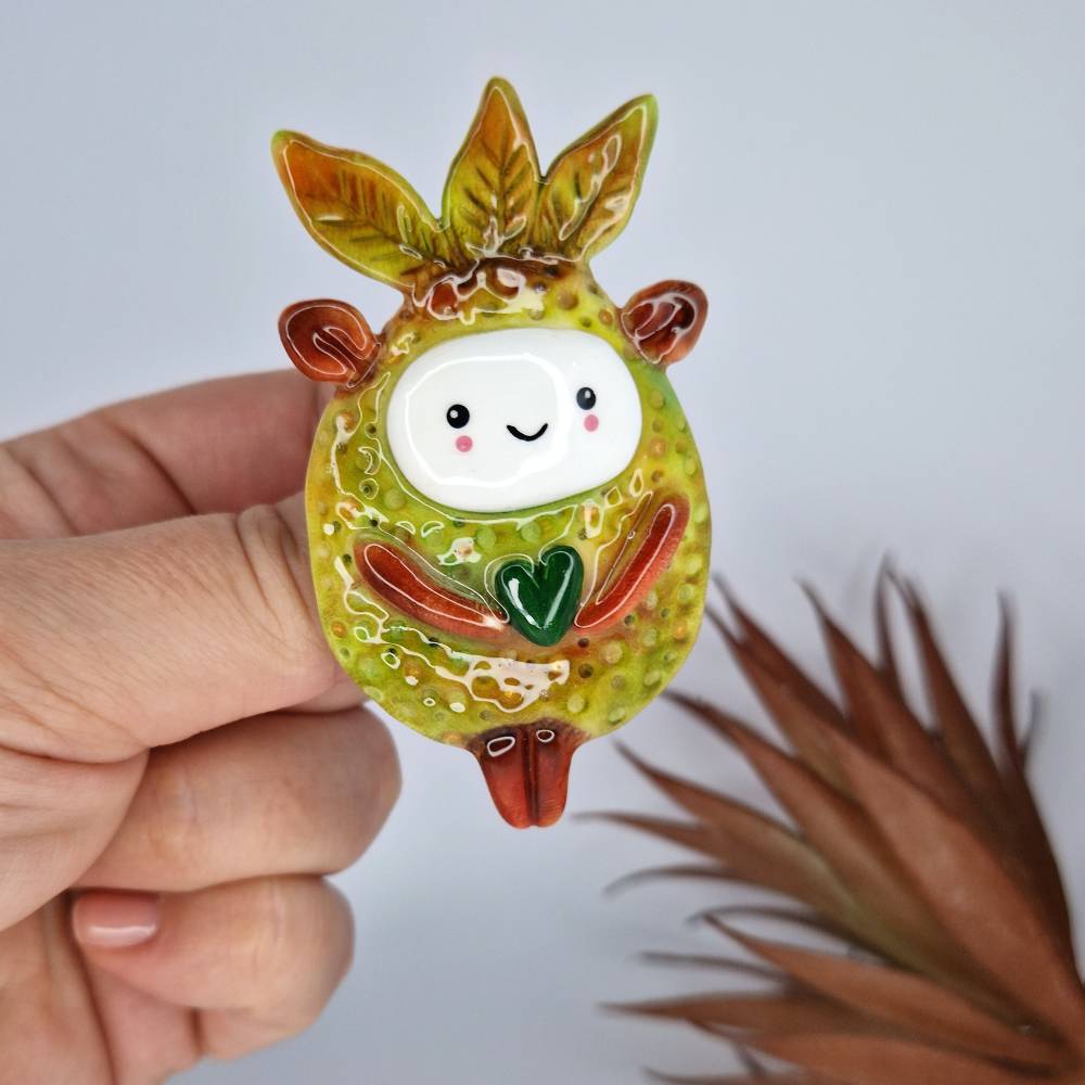 Handgefertigte Naturgeist-Brosche aus Polymer Clay & UV-Harz – Unikat, Geschenkidee aus Mannheim Bild 1