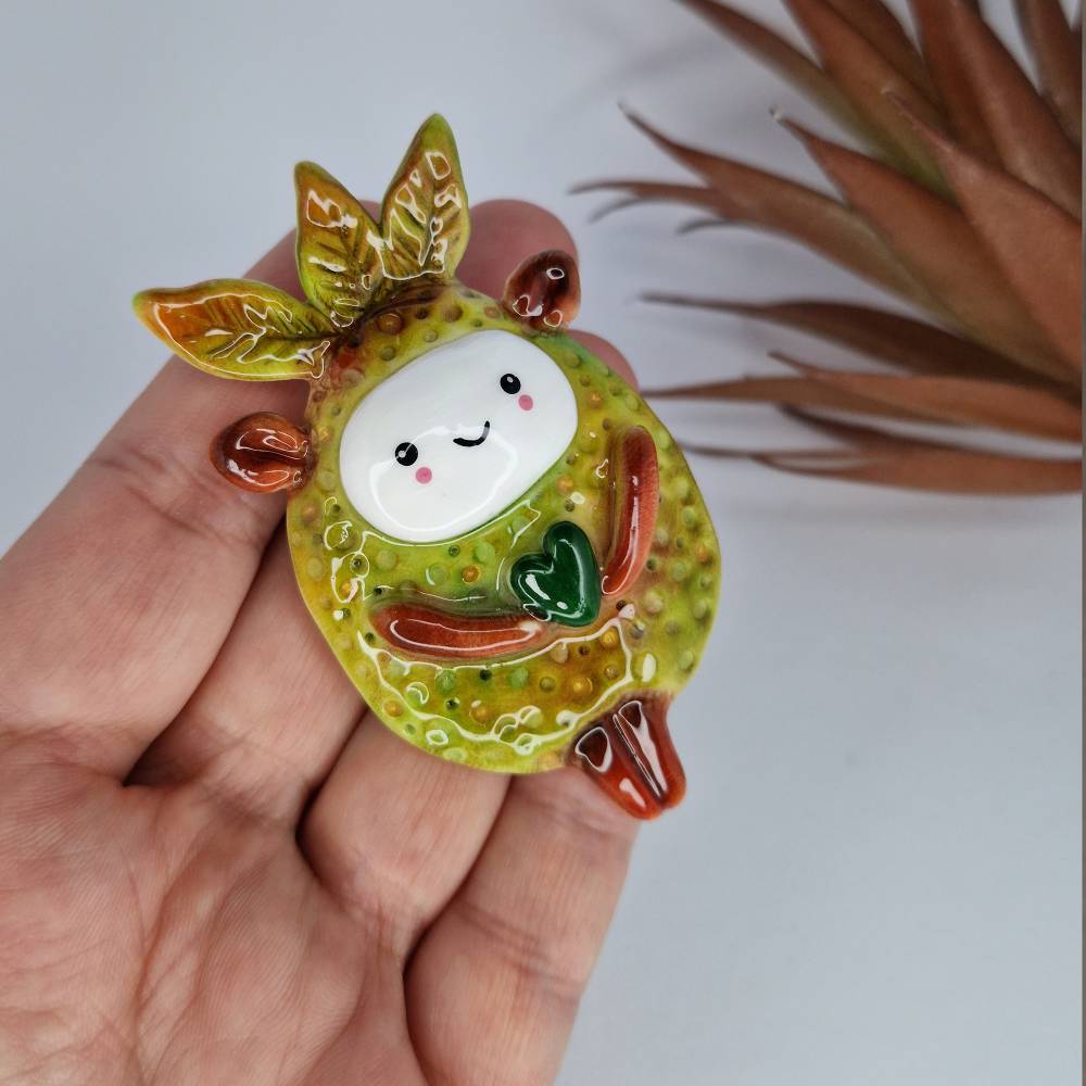 Handgefertigte Naturgeist-Brosche aus Polymer Clay & UV-Harz – Unikat, Geschenkidee aus Mannheim Bild 5