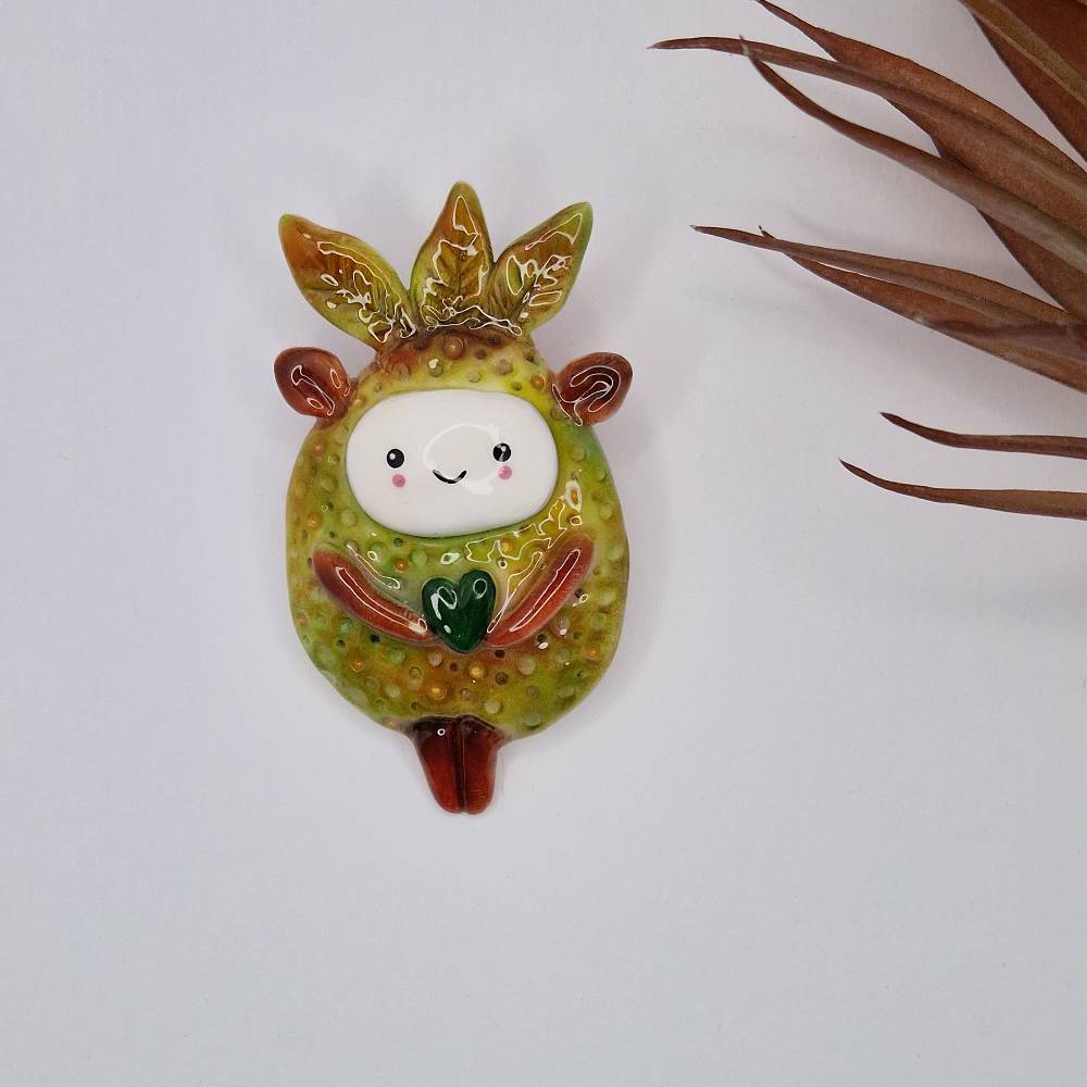 Handgefertigte Naturgeist-Brosche aus Polymer Clay & UV-Harz – Unikat, Geschenkidee aus Mannheim Bild 7