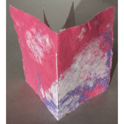 Grußkarte aus handgeschöpftem Papier mit eingeheftetem Schreibblatt, ca. 10,5 x 14,5 cm, rosa, weiß, lila, Briefumschlag