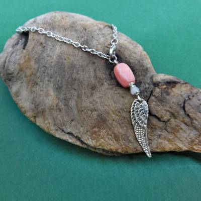 kl. Auto Rückspiegel Anhänger mit Rhodochrosit und Rosenquarz & Schutzengel-Flügel