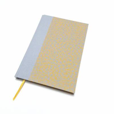Handgebundenes Notizbuch 12,8 x 18,1 cm mit 200 Seiten gelbe Kreise