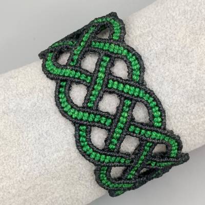 Makramee Armband Keltischer Knoten in schwarz und grün