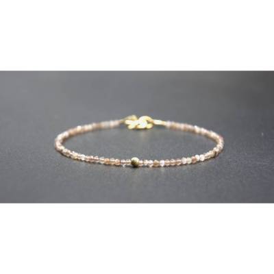 Zartes Mondstein Armband 2 mm in schimmerndem Braun mit Goldfilled Elementen
