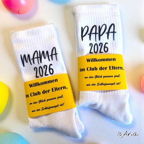 Papa | Mama 2026 Socken /Tennissocken/Geschenk für werdende Eltern / Geschenkidee zum Vatertag/Muttertag /Strü
