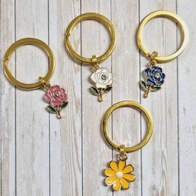 Schlüsselanhänger Blume/Rose – Elegantes Accessoire.Geschenkidee mit goldfarbenem Schlüsselring