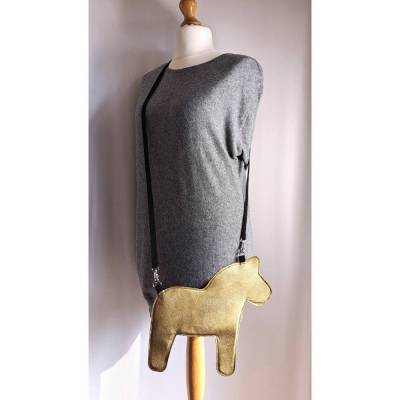 goldfarbene Kunstledertasche Pferd, Dalapferd, Pferdetasche, schwedisches Pferd