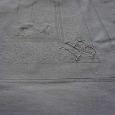 Vintage Tischdecke 149x120cm mit Monogramm  D B