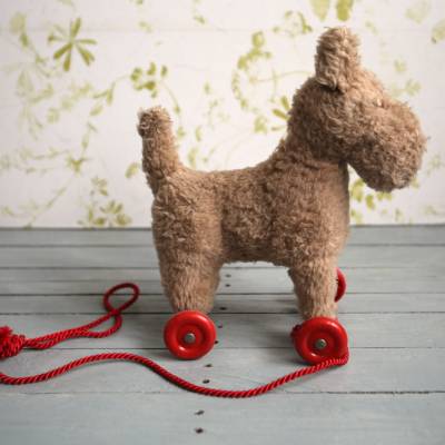 Plüschhund auf Rädern Vintage Spielzeug