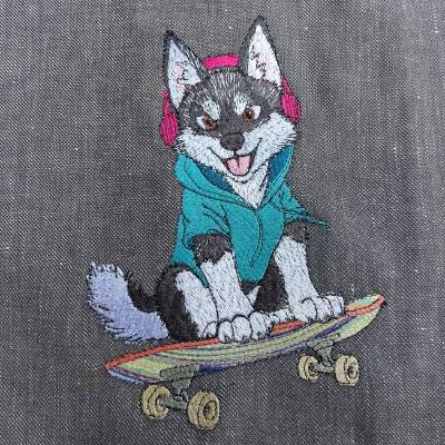 Husky mit Skateboard Stickdatei 15-16x24-26cm, 17x20cm JEF – Cooles Hundemotiv für deine Stickmaschine