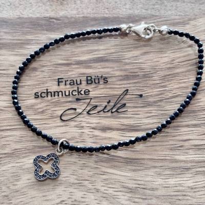 Handgefertigtes Armband aus Onyx mit filigranen 2 mm Perlen & Zirkonia-Anhänger