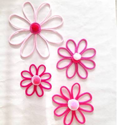 Boho Wandtattoo Blumen – Handgemachte Daisyblumen Deko für Mädchenzimmer & Kinderzimmer Strickblumen 4er Set