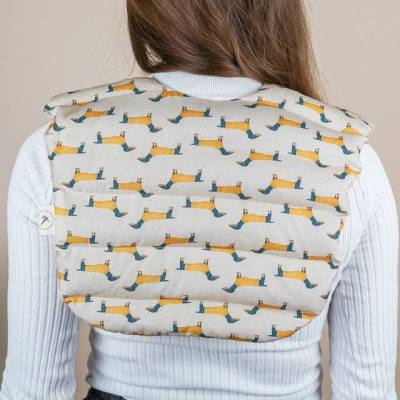 Nackenkissen Dackel Beige mit Bio Dinkel gefüllt, Dinkelkissen, Wärmekissen für kalte Tage