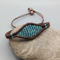 schlichtes Makramee Armband in braun, blau und türkis