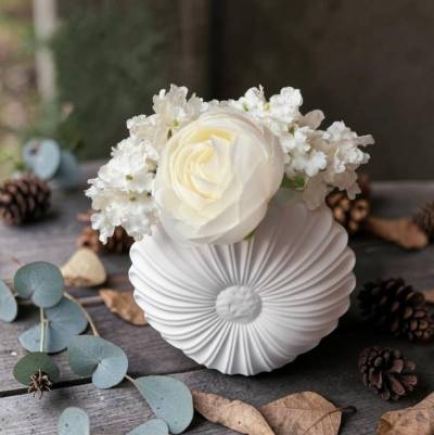 Handgemachte Deko-Vase Chrysantheme in Reinweiß – Unikat für Trockenblumen