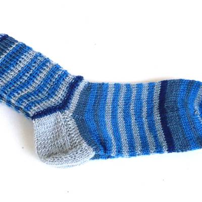 Kindersocken Gr.35/36 handgestrickte Kindersocken Mustersocken blaue Socken Freizeitsocken gestreifte Socken