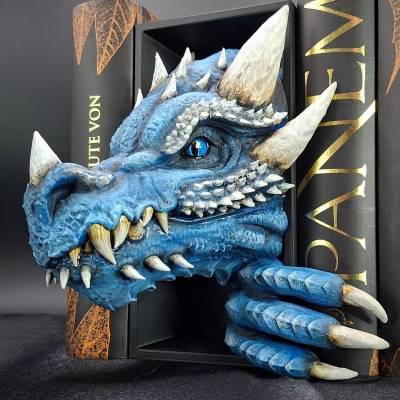 Book Nook - Saphir Drache