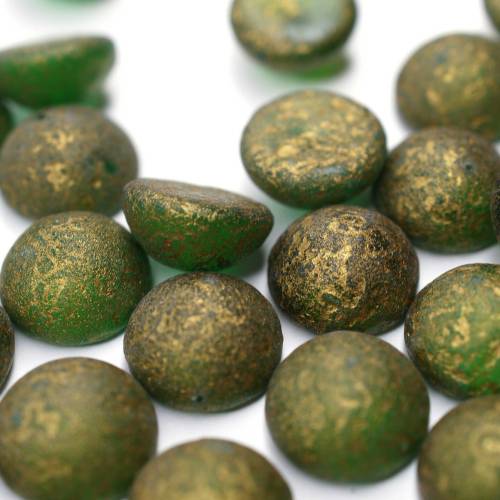 10 Stück Glascabochons 12mm | Green Emerald Etched Antique Gold