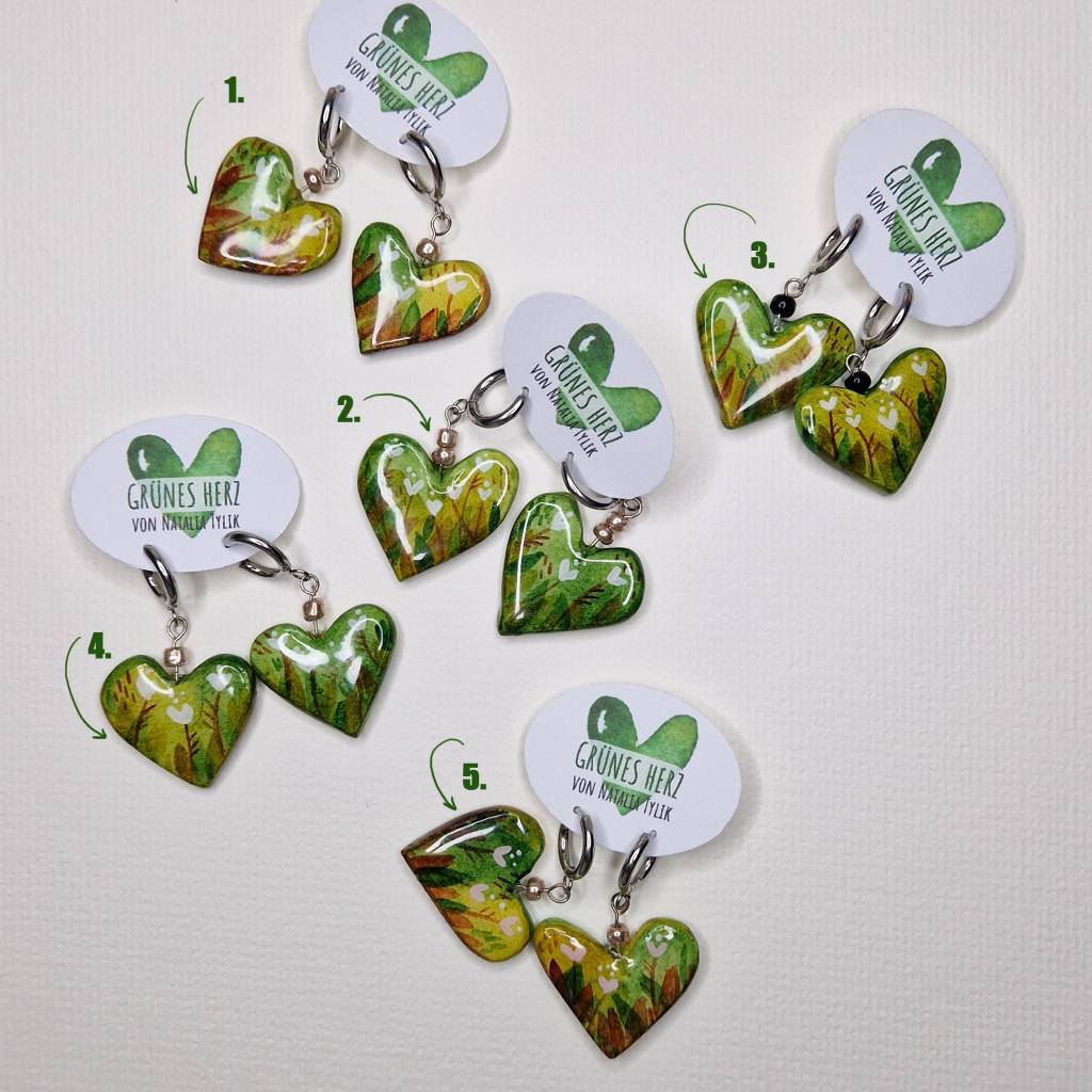 Handgefertigte Herz Ohrringe aus Modelliermasse – Aquarell Malerei & UV-Resin Finish – Grüne Herz Bild 2