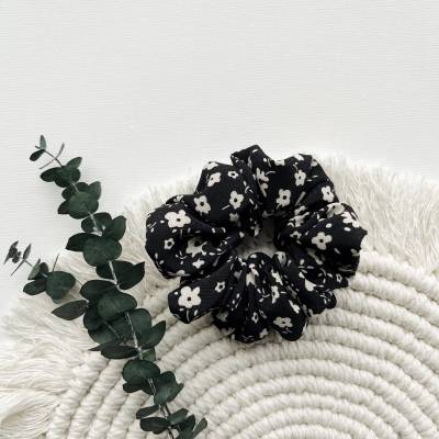 Scrunchie Blümchen, schwarz, Haargummi, Zopfgummi
