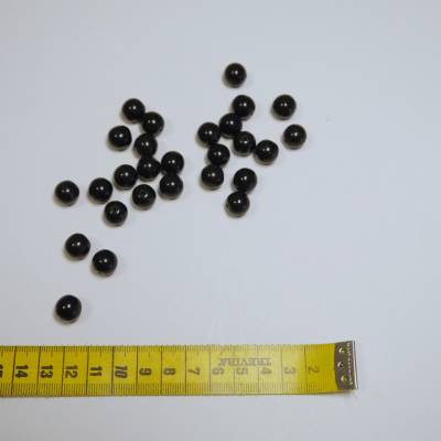 Konvolut mit älteren, schwarzen Glasperlen