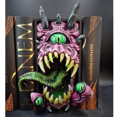 Book Nook - Alien