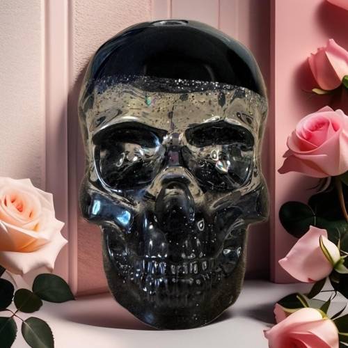 Totenkopf aus Epoxidharz klar mit Holographic Silber Glitzer | Skull Deko Schwarz | Gothic Glam Resin Figur | Handmade