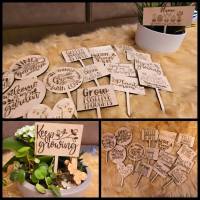 Gravierter Blumenstecker aus Holz | personalisierbar