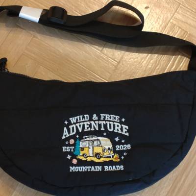 Bus ADVENTURE Quilted Cross Body Bag bestickt mit Bus  andere Farben auf Anfrage möglich