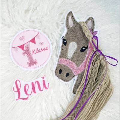 Applikation Aufnäher Pferd mit Mähne Wollmähne erste Klasse Button mit Zahl aus Glitzerstoff und Name Set 3 Teilig rosa