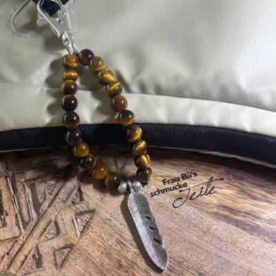 Taschen-Charm mit Tigeraugenperlen – Dein neuer Lieblingsbegleiter!