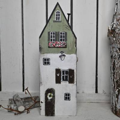 Rustikales Holzhaus aus Altholz – wetterfeste Gartendeko & Wohndeko handbemalt, Unikat, 