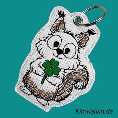 Schlüsselanhänger Eichhörnchen mit Kleeblatt / Gestickt / Taschenbaumler / Stickerei / Besondere Geschenkidee