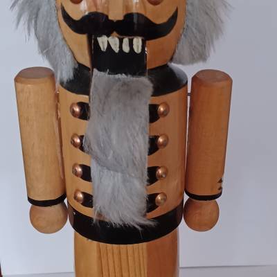 Vintage Weihnachten  - Nussknacker  - Handarbeit aus dem Erzgebirge -  DDR  -  