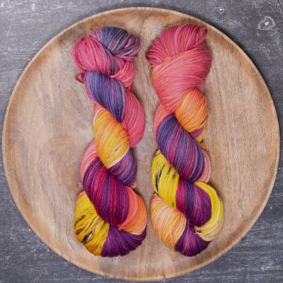 handgefärbte Sockenwolle DK, 1 Strang 225m/100g, Sonderfärbung 19/1