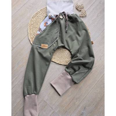 Jungen Pumphose Bio Sommersweat Gr.122/128 – Handgemacht, Khaki, Mitwachshose mit Roboter-Tasche